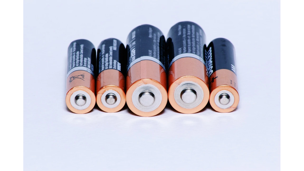 Battery Procurement Template: Specs to Use for AA/AAA/9V/C/D & Coin Cells